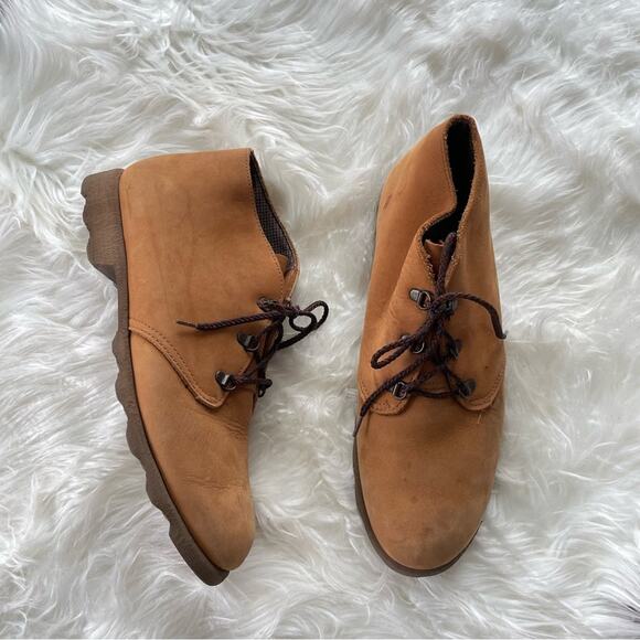 Red Wing | Womens Tan Suede Lace-Up Flat Ankle Boots Booties Outdoors Hiking 8.5 - Picture 1 of 8